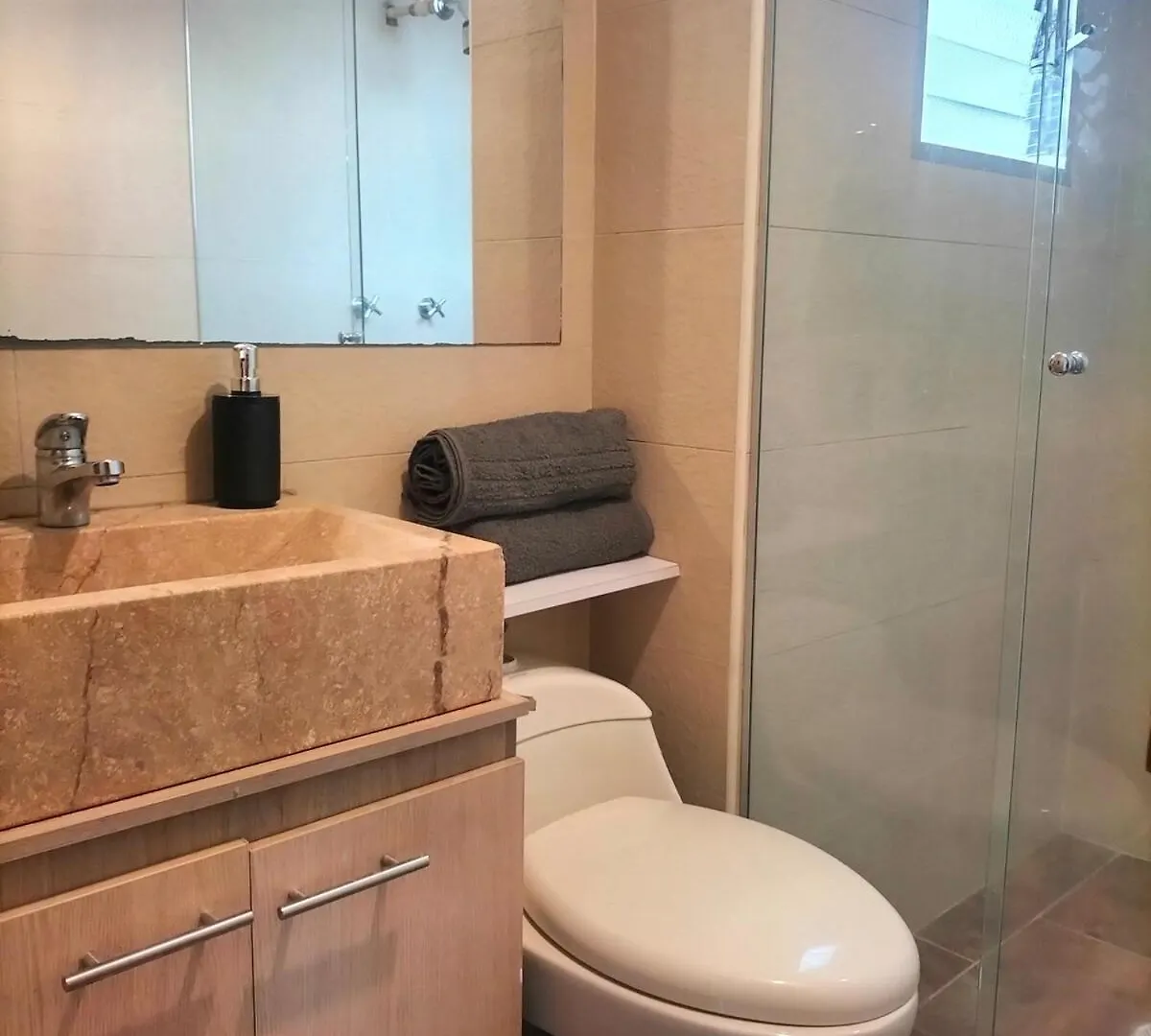 Comfortable And Central Apartment With Large Balcony In Belen Medellin