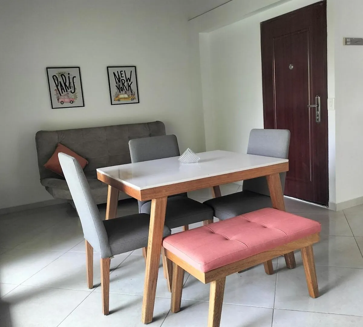 Comfortable And Central Apartment With Large Balcony In Belen Medellin Colombia